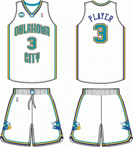 Oklahoma City/New Orleans Hornets, divisa casalinga. Solo 2006/07. Con scritta Oklahoma City.
