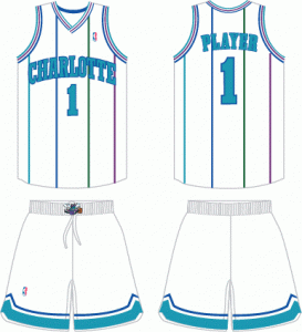 Charlotte Hornets, uniforme casalinga dal 1989-90 al 1995-96.